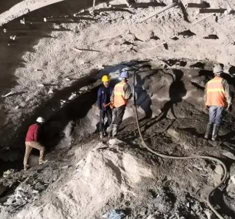 阳城拱顶带模注浆料的施工流程及注意事项